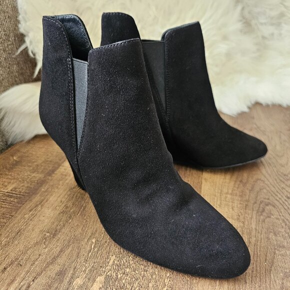 Via Spiga Kenzie Suede Covered Wedge Pull On Ankle Boots Booties, 6, Black - Picture 1 of 11